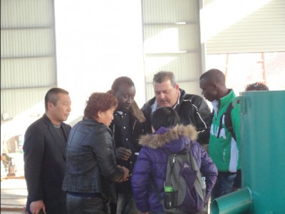 兩國(guó)客戶同天來廠定購選金設(shè)備